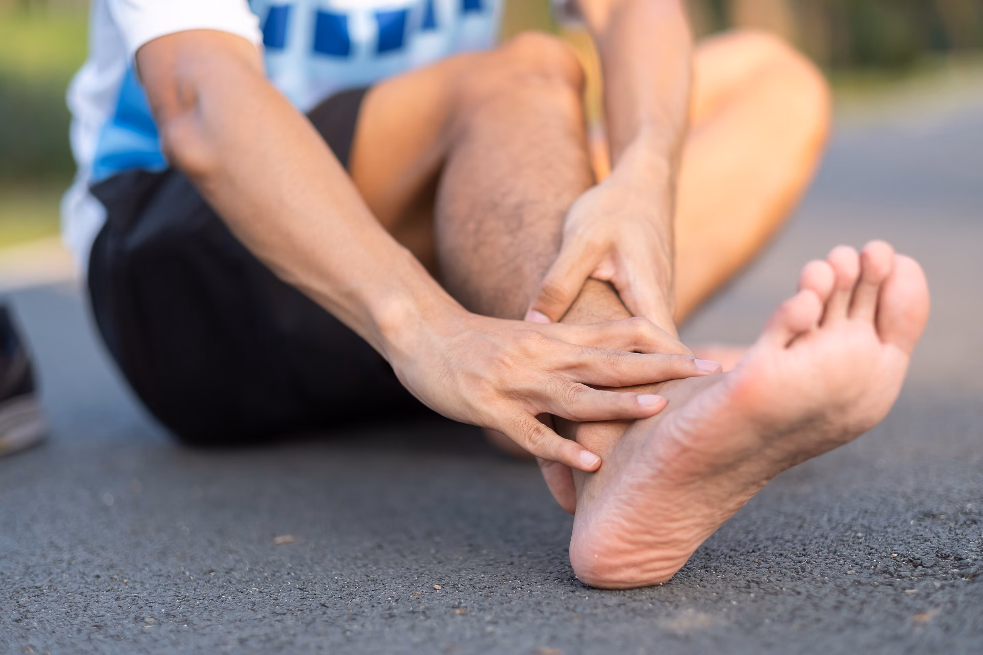 young fitness man holding his sports leg injury 2026 01 09 01 06 47 utc converted